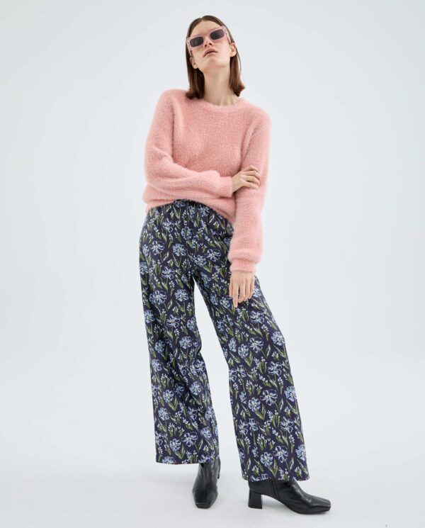 Pantalon largo recto con estampado floral