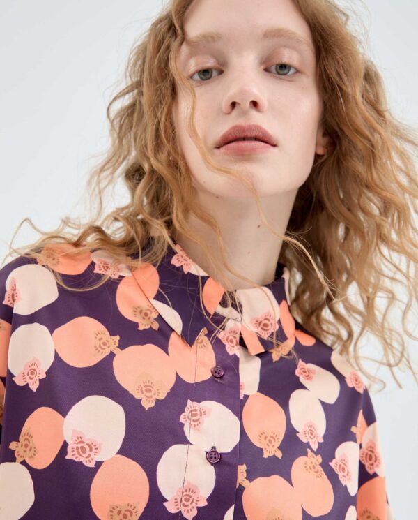 Camisa fluida oversize con estampado floral