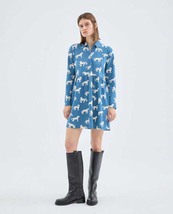 Vestido corto camisero con estampado de caballos