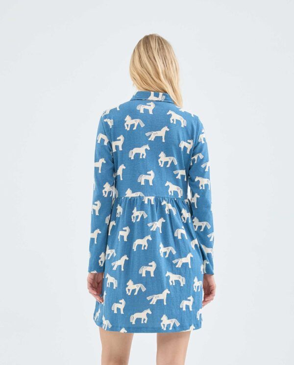 Vestido corto camisero con estampado de caballos