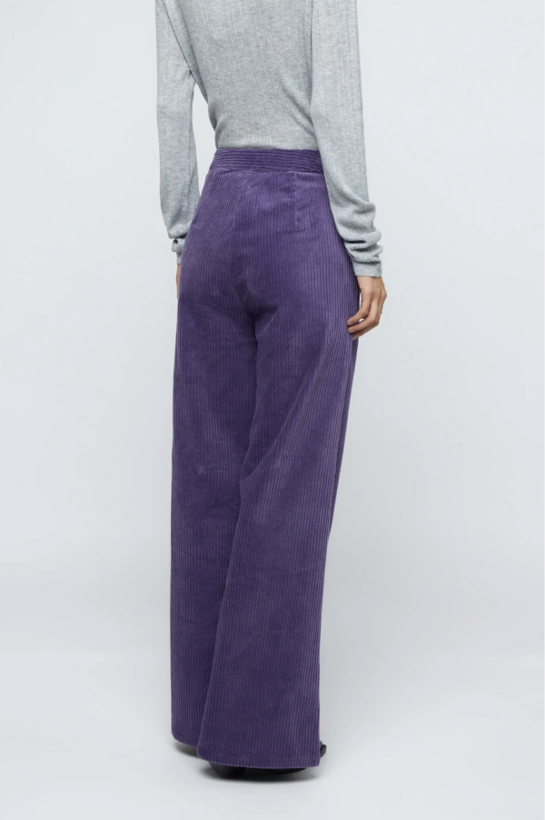 PANTALON RECTO PANA MORADO