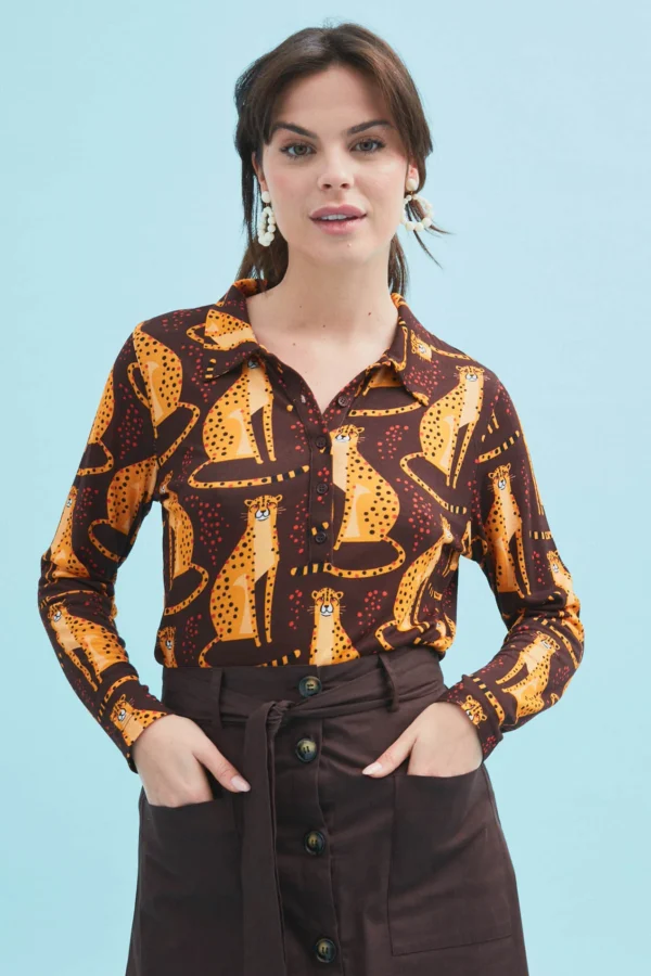 Camisa estampado de leopardos, en tonos marrones. Ideal para el otoño