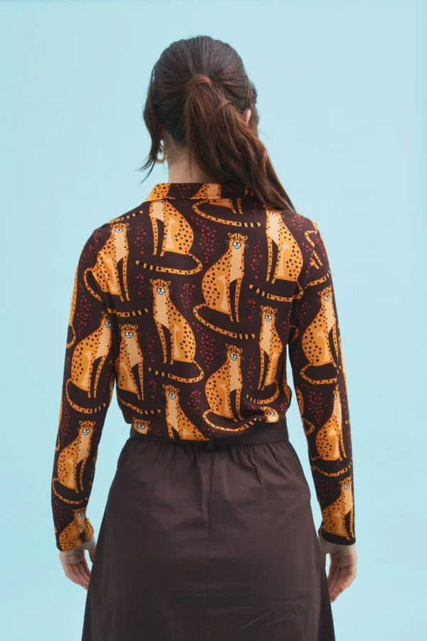 Camisa estampado de leopardos, en tonos marrones. Ideal para el otoño