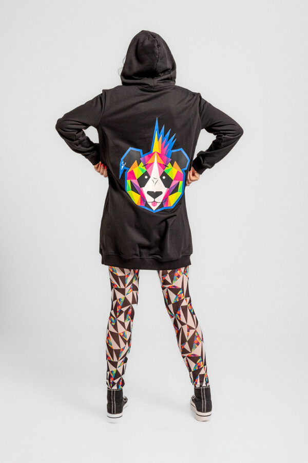 PUNK PANDA: a veces sacamos nuestro lado más PUNK y revolucionario,... ¿seremos una pandilla de locos? BENDITA LOCURA. - Vestido sudadera en tejido suave de mezcla de algodón. Modelo con capucha forrada con print y con cordón de ajuste, hombros caídos, bolsillo canguro con motivo de la colección y posicional en la espalda. Puños y bajo en punto elástico de canalé.